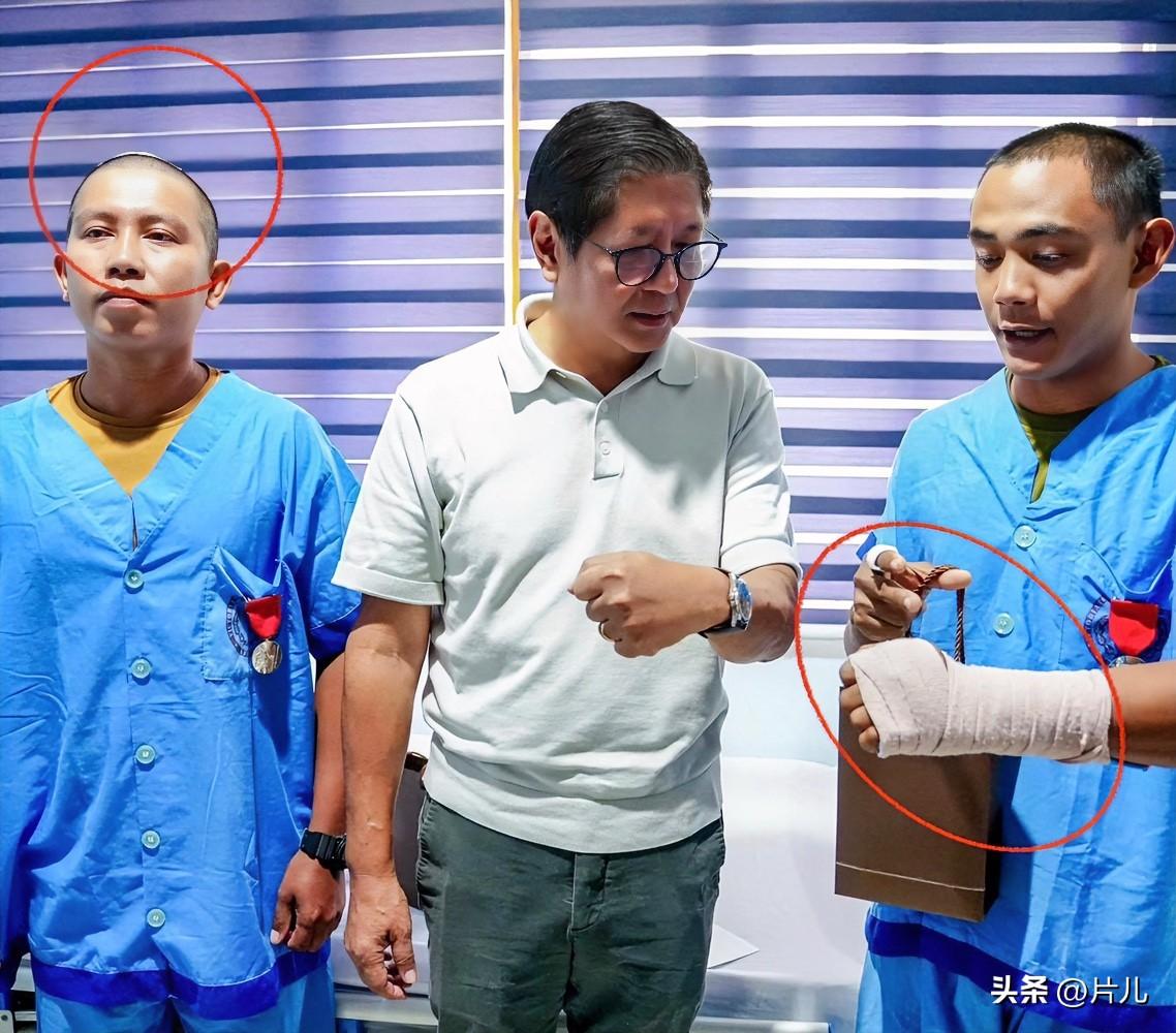 笑掉大牙！菲律宾被揍人员一人仅获一万元奖励。菲律宾非法“坐滩”仁爱礁的57号舰释
