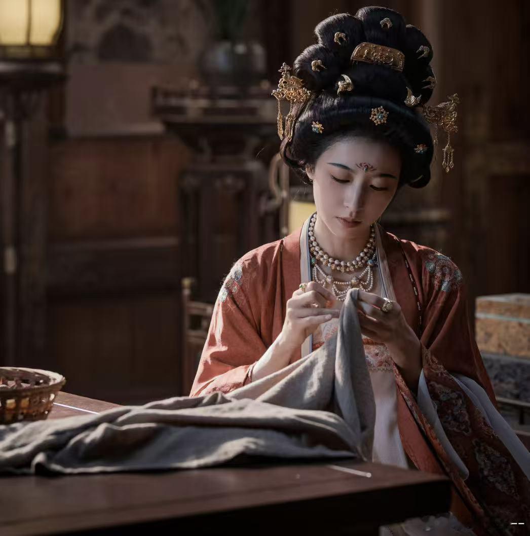 周雨彤 观众缘 其实观众对演员的要求很简单，演技好演得自然就够了，她正好做到了这