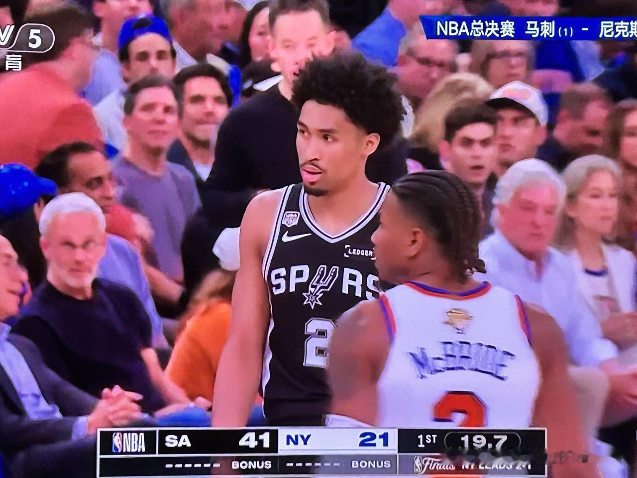 这剧本想不到啊！马刺单节41分！领先19分！
这就是NBA总决赛G4，这就是尼克