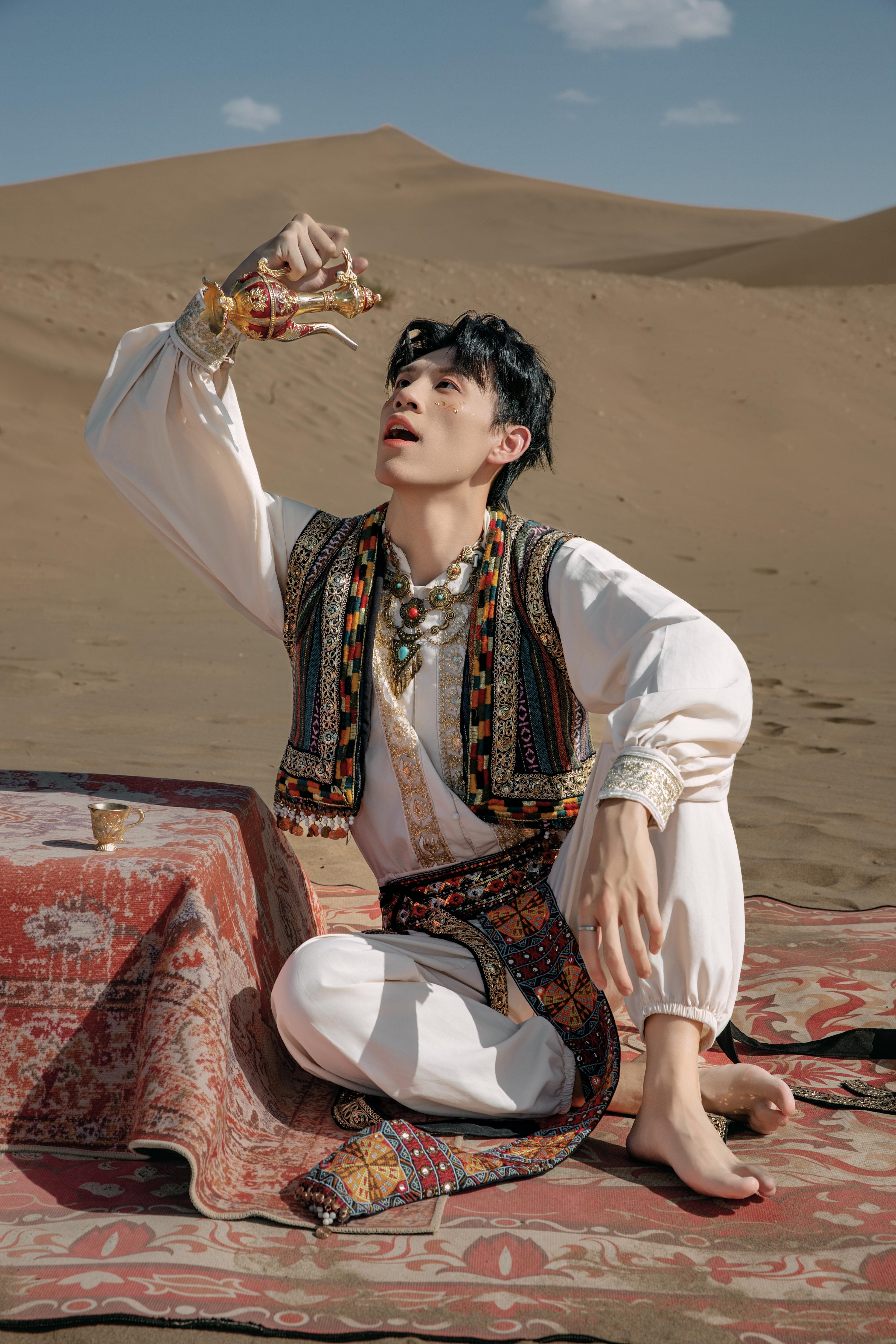 糟糕 ❗ 一不小心穿越到古国王子啦 ❗。