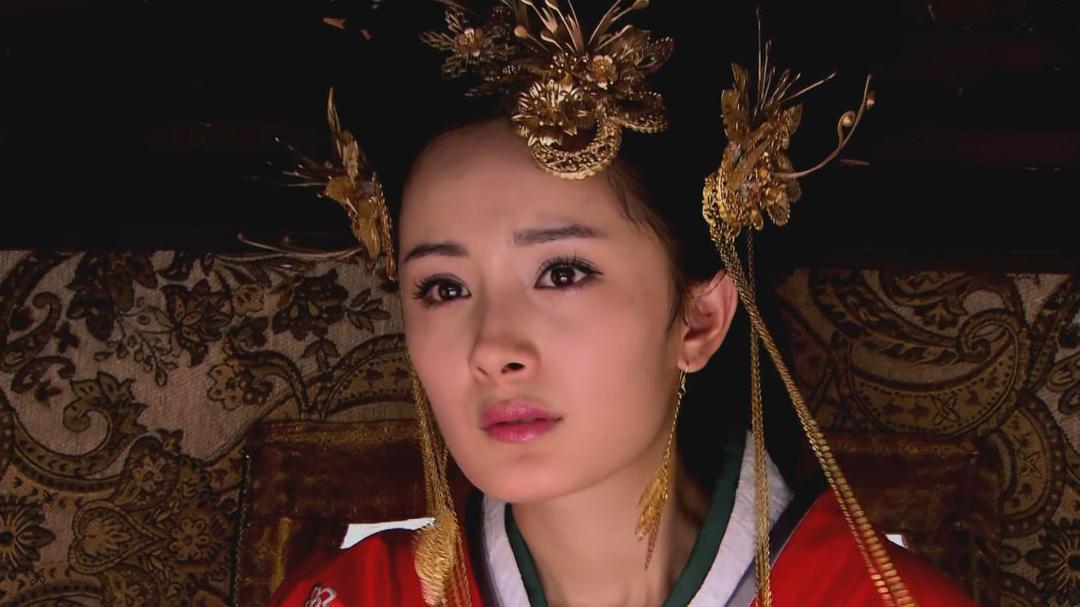 雪鸢结婚这也太儿媳了吧，送嫁的人才5个人，还有4个是轿夫，所以这些大制作的剧，预