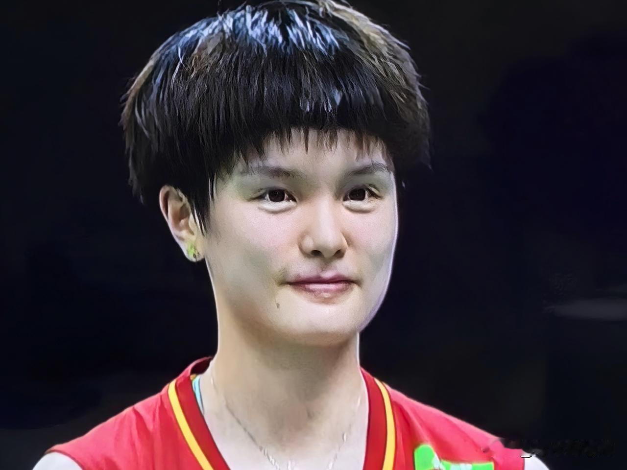 王祉怡赢得太艰难了，看第一局21:10，那么轻松。没想完成最后一击整个人瘫倒在地