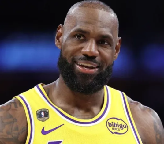 湖人全队仅产生11次失误，为近5场比赛失误数最低