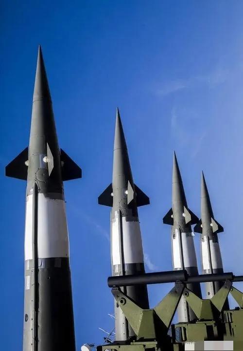 美国没有停止过的“台独”武装军售，由过去的几千万美元到几亿美元。
  2025年