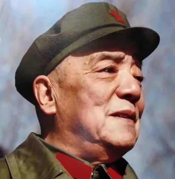 1966年，杨尚昆被关押在监狱，严重的低血糖，让他接近死亡。那天，一个年轻的士兵
