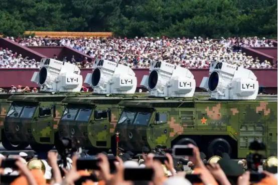中国大阅兵展示的激光防空武器成为美国媒体最关注的武器之一。美国CNN声称，这次阅