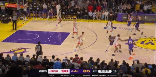 不是？谢泼德你这是？ 好不容易快追到，被你这个谢泼德打回去了  火箭vs湖人