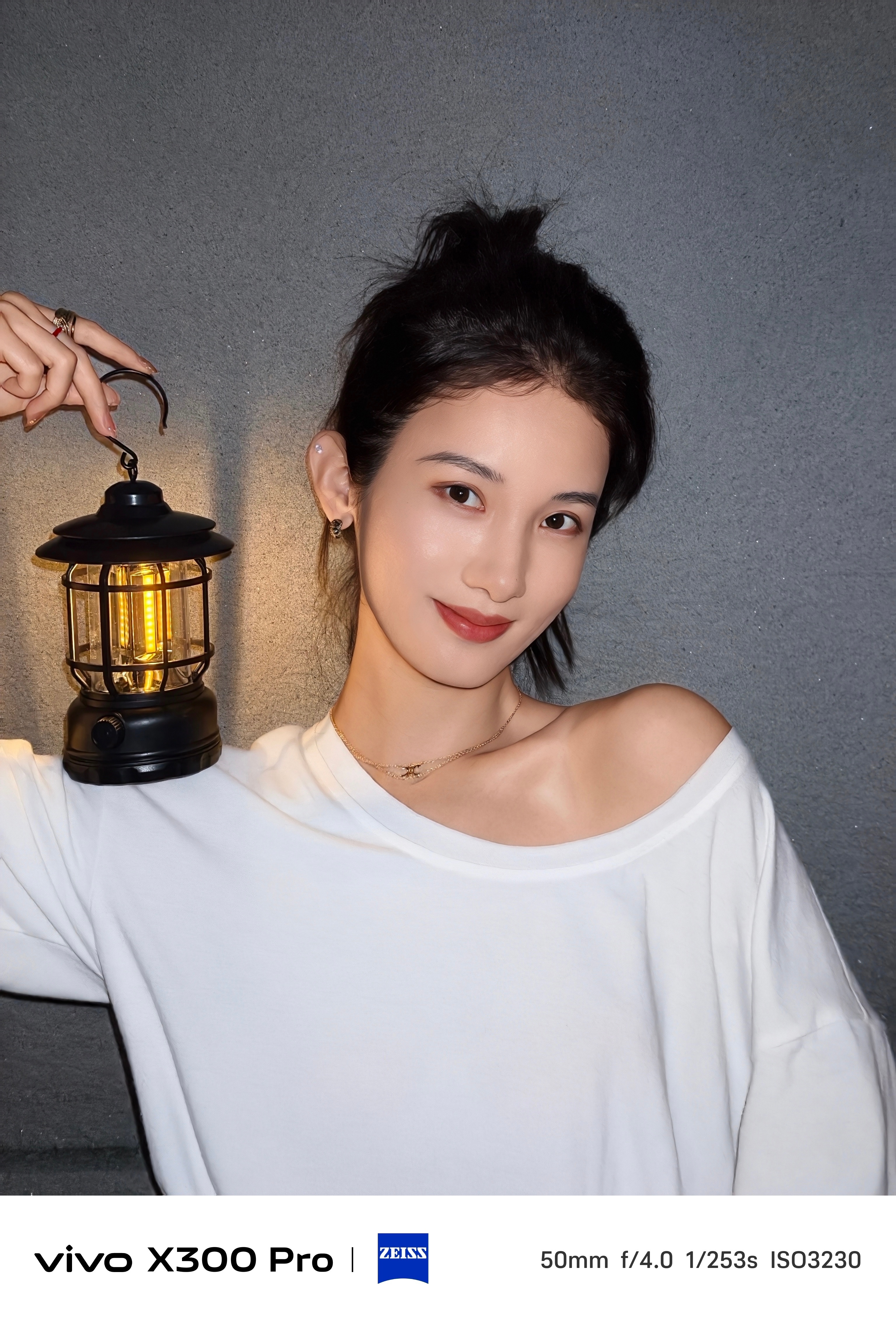 年轻人开始追求真实感出片 vivo X300系列AI能生成完美画面，却画不出生活