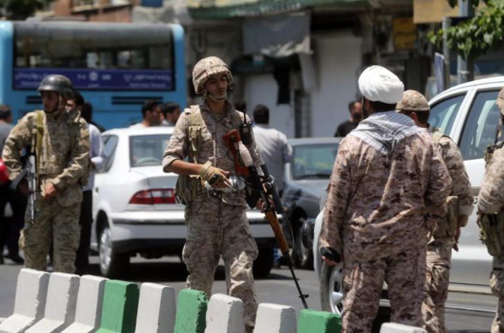 2月23日到24日，伊朗革命卫队与伊朗叛军展开了激烈交火，伊朗叛军损失惨重！
