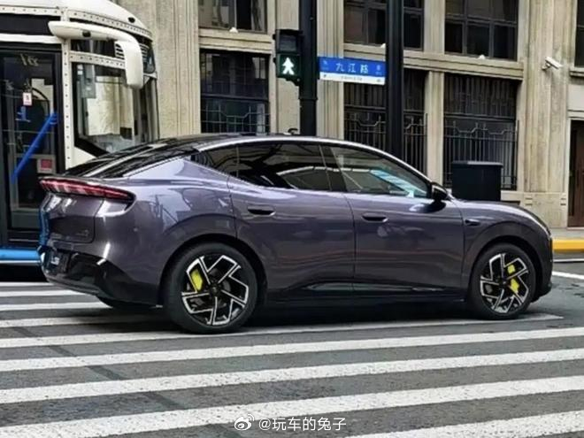 何小鹏称MONA首款SUV对标30万级开发 我觉得，把这些话翻译一下就容易理解了