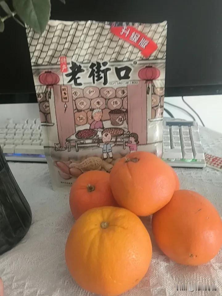 大年初一，这是我家乡的习俗，大家猜猜这是哪里的风俗，和你们家乡的一样吗？
1.坚