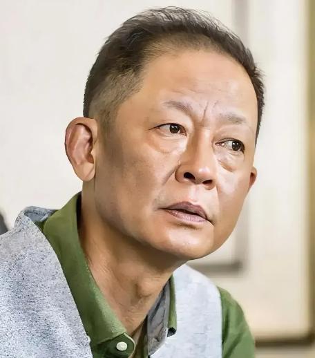 王志文说：“这个世界上，到处都是有才华的穷人，他们才高八斗、学富五车，最后却穷困