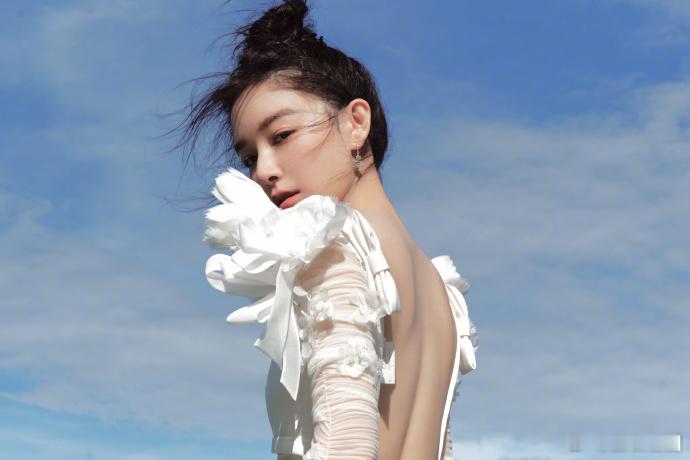 阚清子说乘风的38岁很丰盈阚清子38岁乘风写真 舞台上的每一刻都值得！阚清子说乘