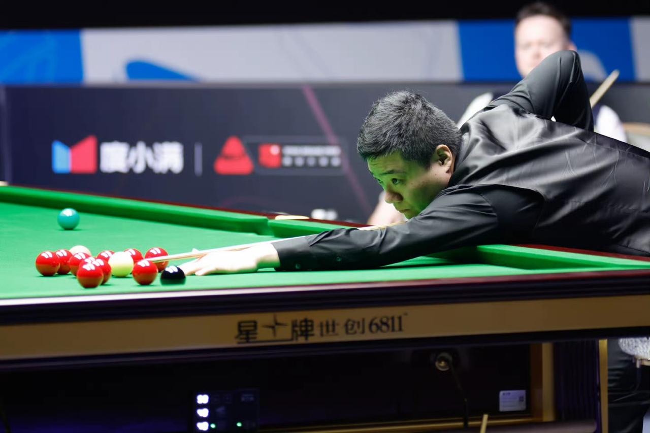 今晚国锦赛1/8决赛丁俊晖再战墨菲，谁能胜出？今年墨菲已赢了丁主任两次。
玉山世