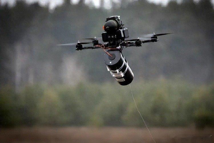 凤凰新闻【俄罗斯战场上的“法宝”，让前线乌军不寒而栗】自2025年下半年开始，俄