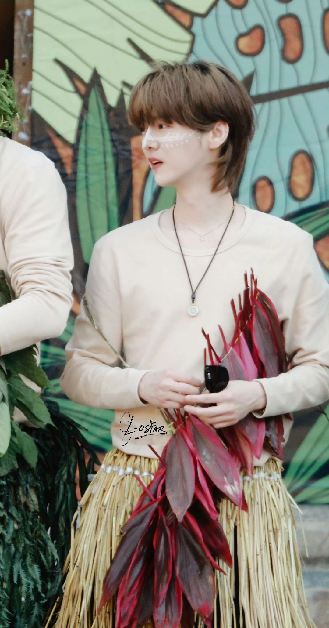 五哈新海报 鹿晗招旅游搭子 五哈新海报来袭，谁懂鹿晗招旅游搭子，咱就说我先申请报