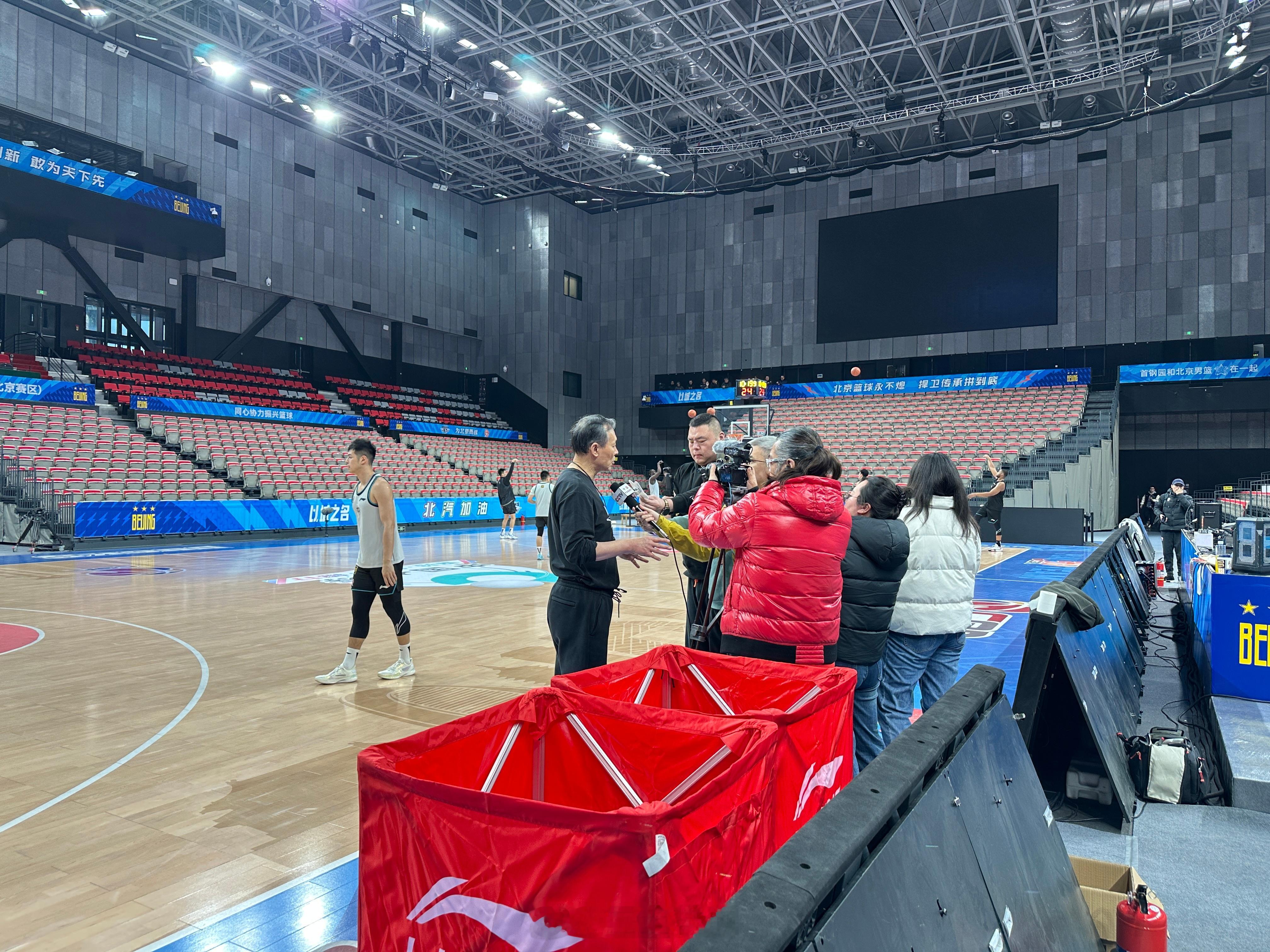 北京男篮vs新疆男篮想念独享的那一天，哈哈哈！我进来都开始了，留给你们采吧 北京