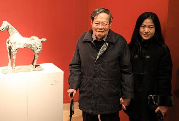 《把孩子送去美国读书，真不一定是“镀金”，也可能是“放养到丛林”》
杨振宁教授那