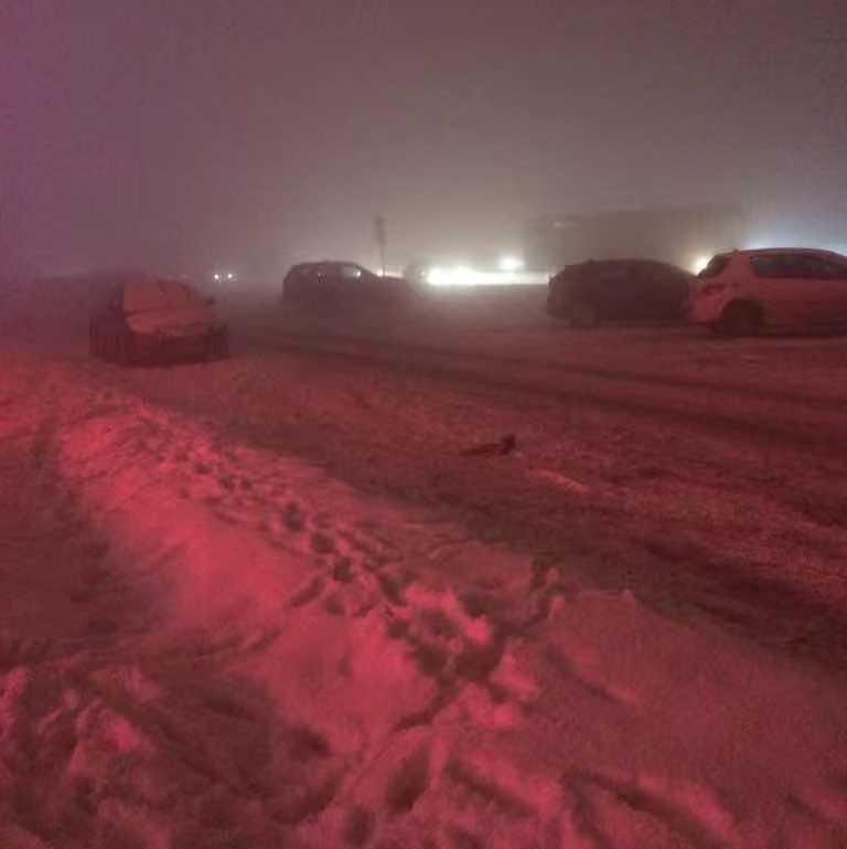 十年前，2015年十月末在呼和浩特遇到过有生以来第一次，应该说比这还“严重”，由