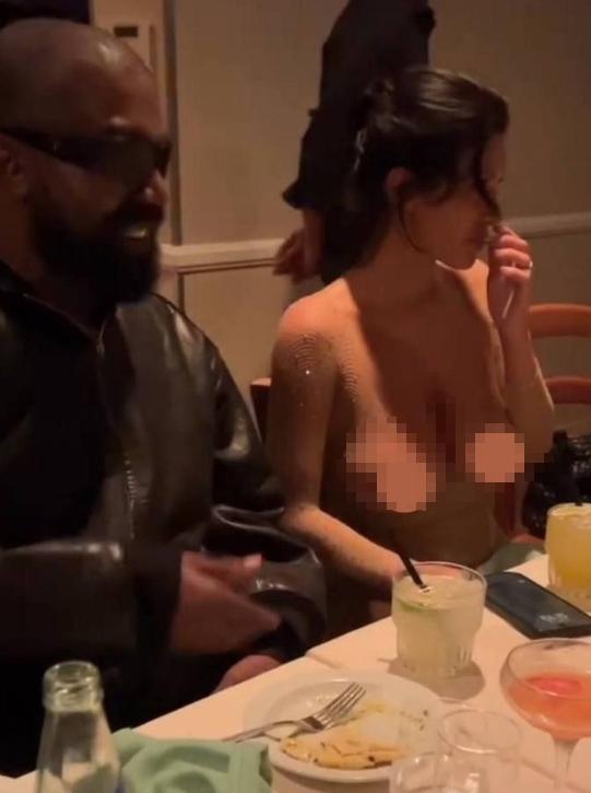 坎耶·韦斯特的妻子比安卡再次成为网络焦点——在艺人经纪人的生日派对上，她身着大胆