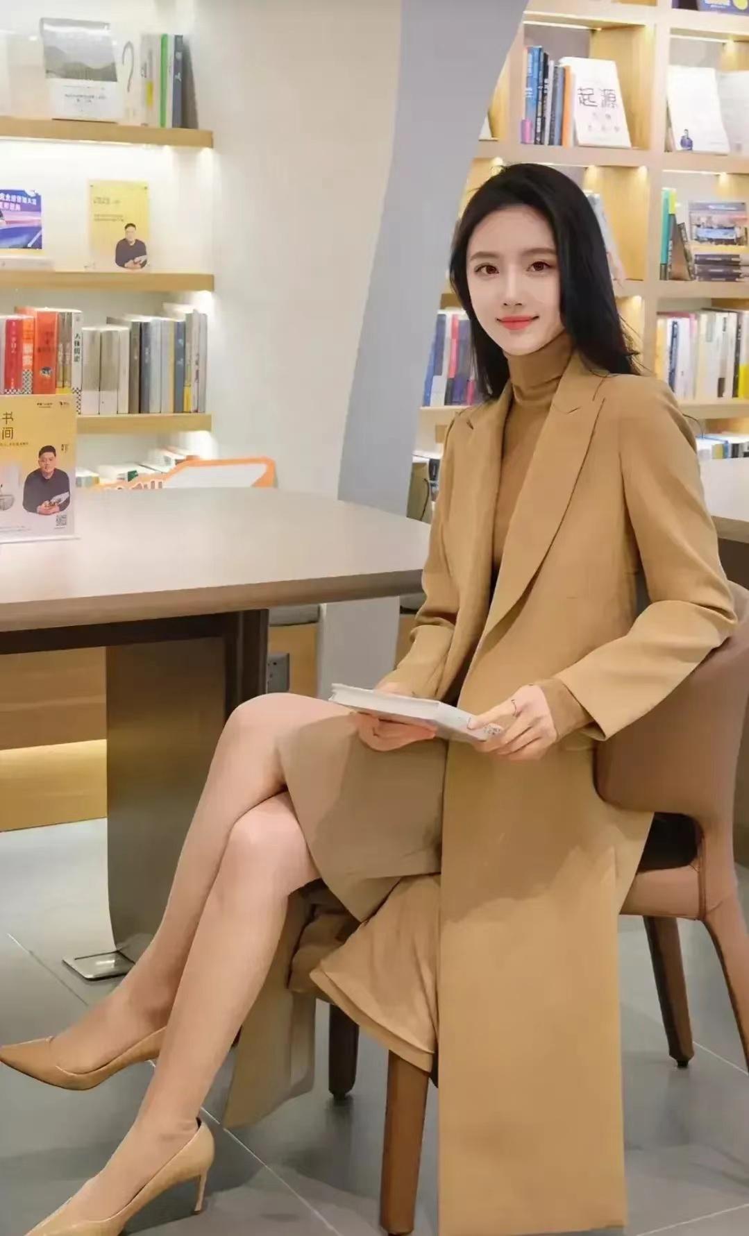 【随笔】读书，是世间门槛最低的高贵

身处一个被物质标签重重裹挟的时代，我们难免