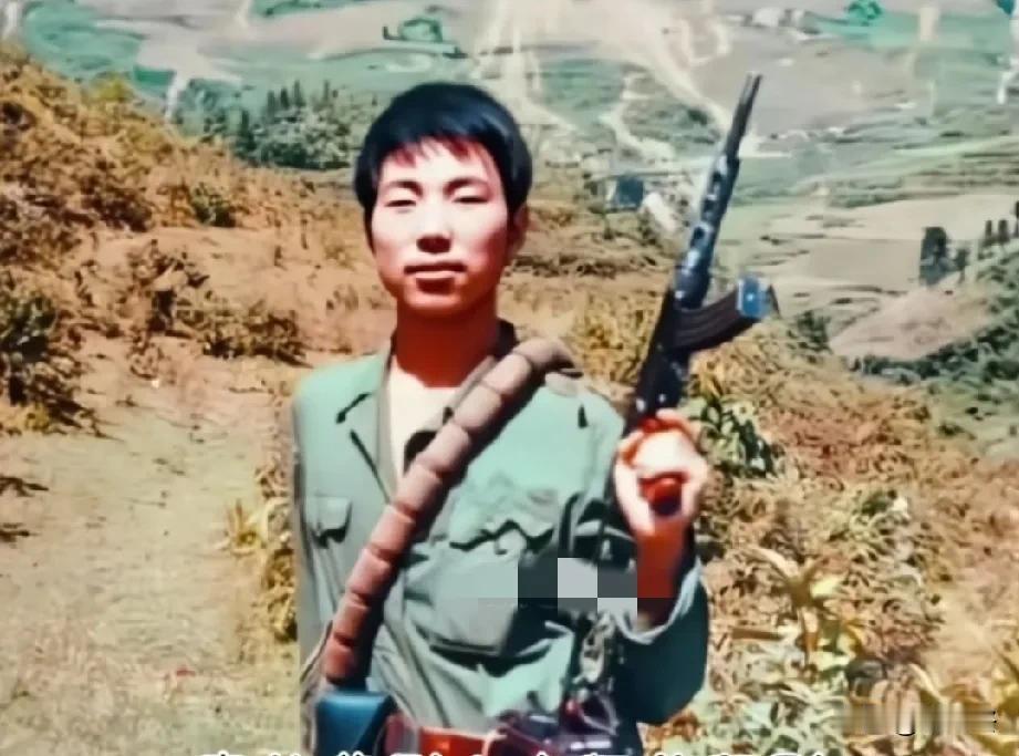 不赞网红不赞星，只敬人民子弟兵！
这是一等功臣李兰华烈士牺牲前的留影，他20岁时