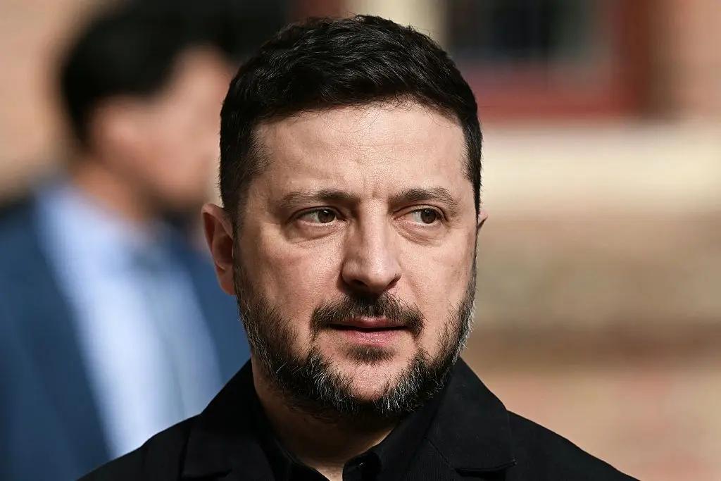 【普京提议“胜利日”短期停火，泽连斯基回应：正向俄罗斯提议达成长期停火】4月30