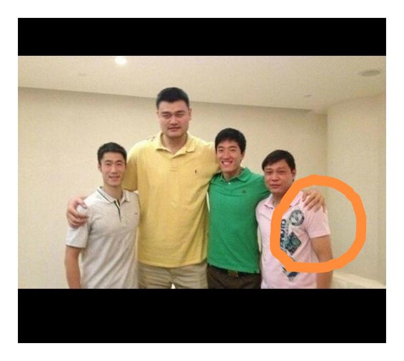 感觉这四位体坛名将胳膊最粗壮的就是范志毅了，姚明照他都差点！