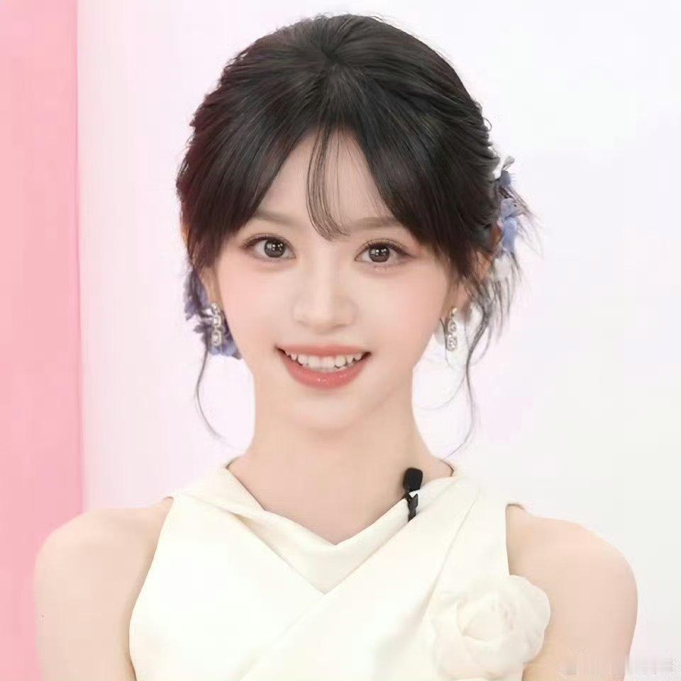 田曦薇今晚直播 好温婉好美像白茶花