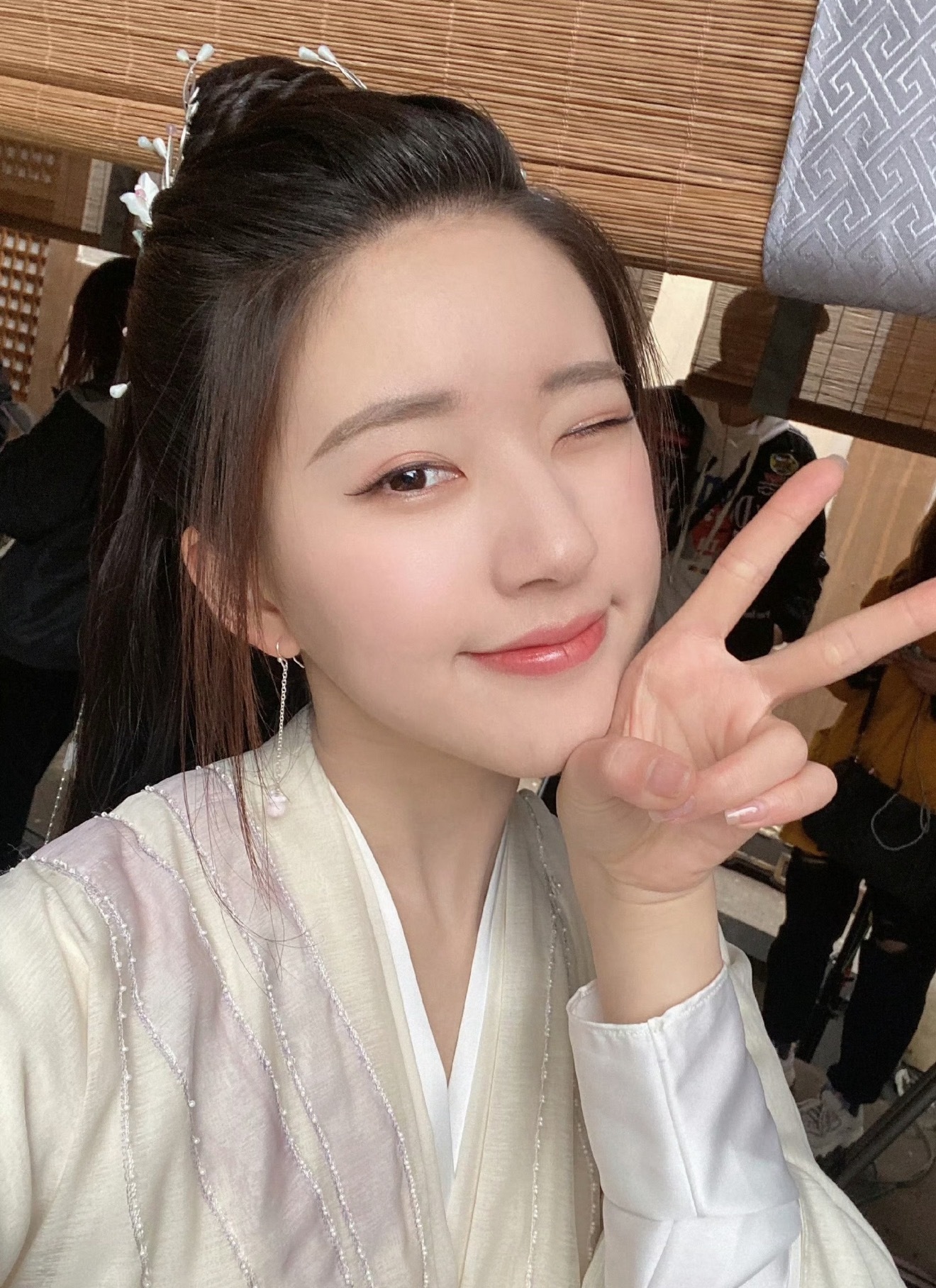 一组露思的古装自拍…露思的脸就是很有女主相那种，可以代好多文… 