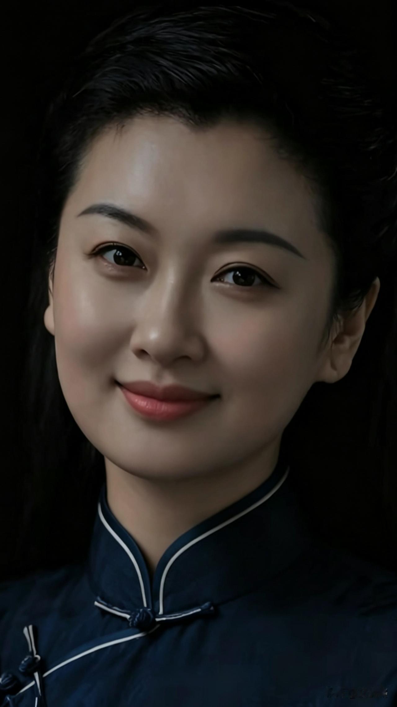 自带温婉韵味，妥妥耐看的气质大美人。