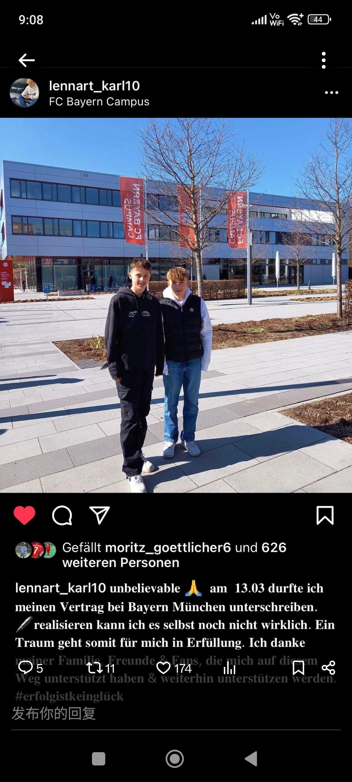 这是卡尔14岁签约拜仁青训英时发的Instagram， 过去三年了，加油，争取打