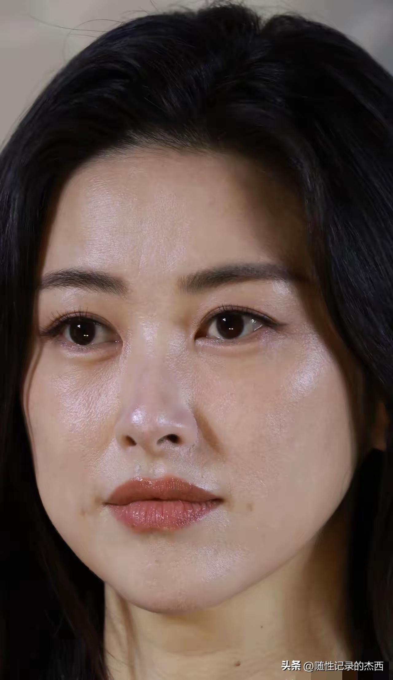 哈哈
比美
要不就不比
要比就比个无滤镜素颜的