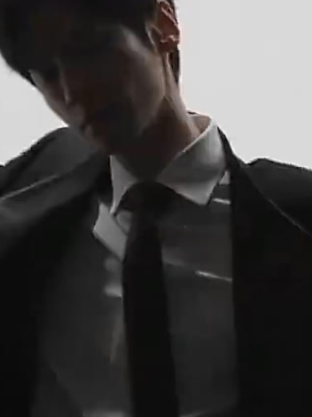 这个颈部线条这个衬衣领子和领带下的褶皱真的好涩我又get到一些意料之外的地方三式