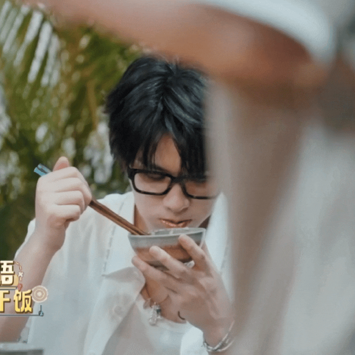 田曦薇黄明昊向王安宇道歉事前道歉 节目效果也有了 聪明的明昊宝宝 