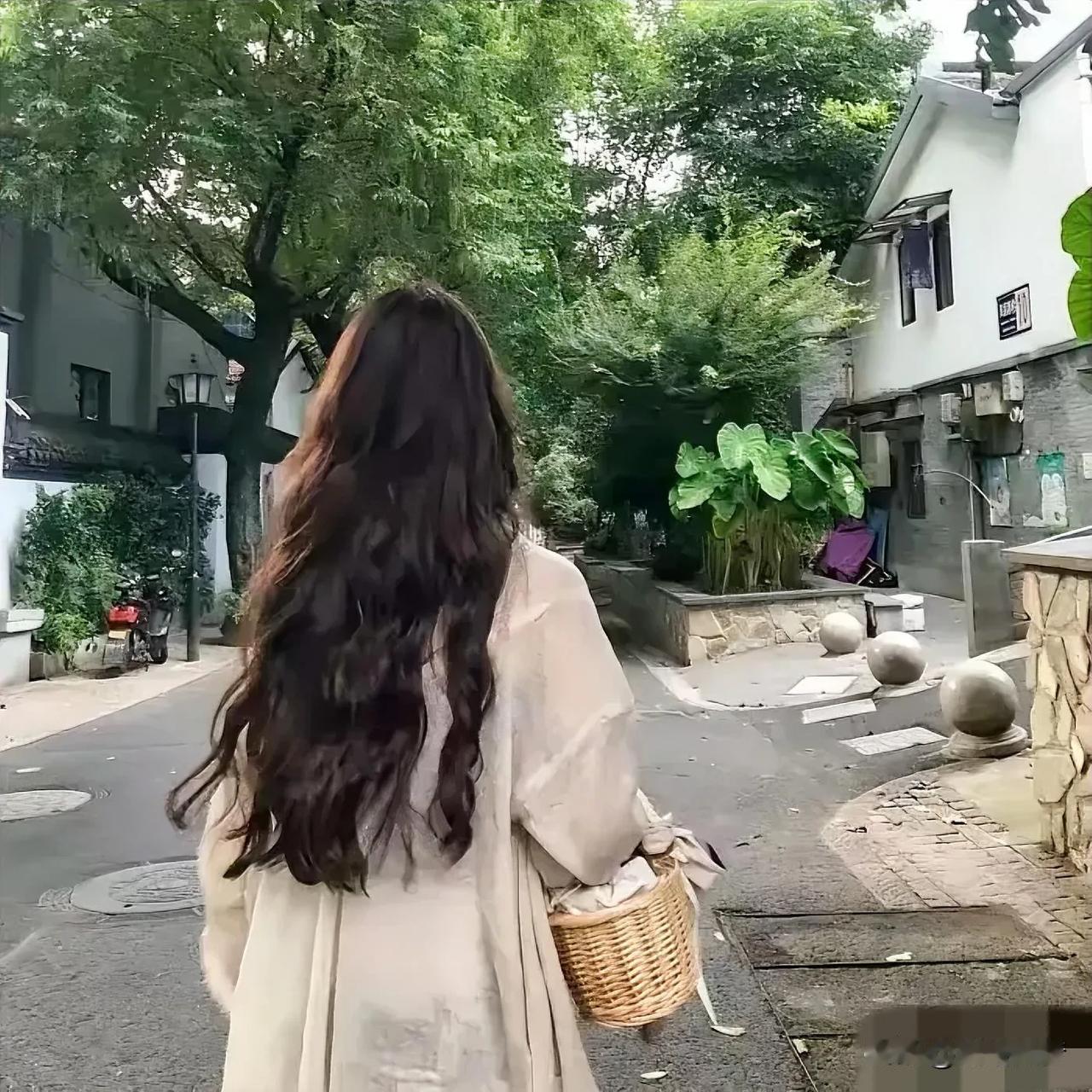 我越来越肥壮！

还想吃好吃的，还想喝啤酒，还想瘦！

胖，运动也没用，只有管住