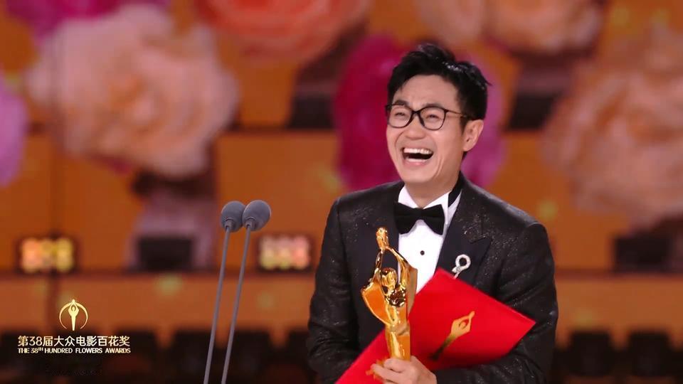 用2017年的缝纫机乐队主题曲致敬2026年百花奖最佳导演大鹏吧