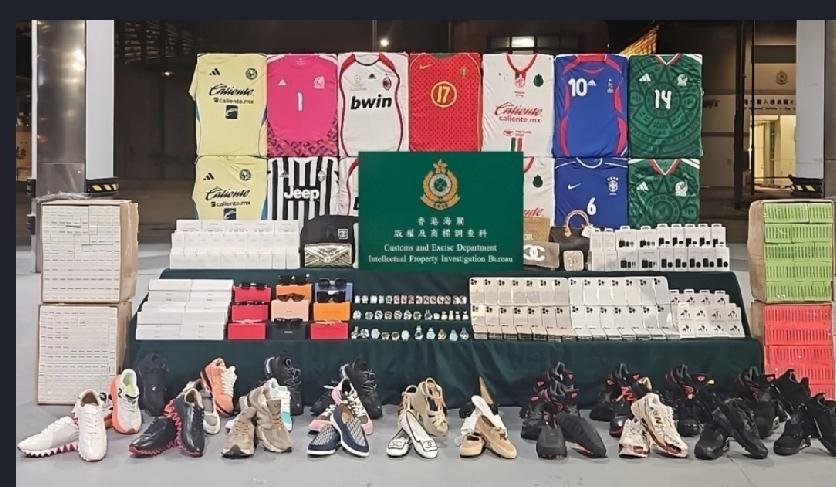 香港海关3月24日透过风险评估，在港珠澳大桥香港口岸截查一辆入境货车。经检查后，