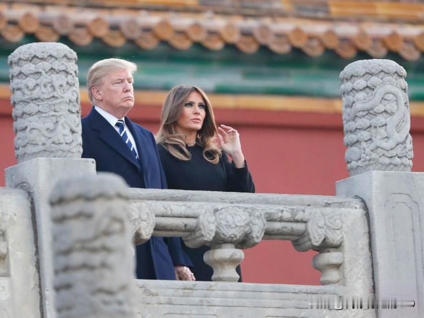 特朗普上次访华是在2017年!
那次他曾表示：中国是个伟大的国度，美国人民十分敬