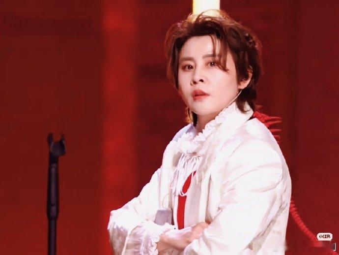 李小冉 好想看我们的二创 本来就被心愿便利贴舞台洗脑了，加上姐姐亲自来互动，已经