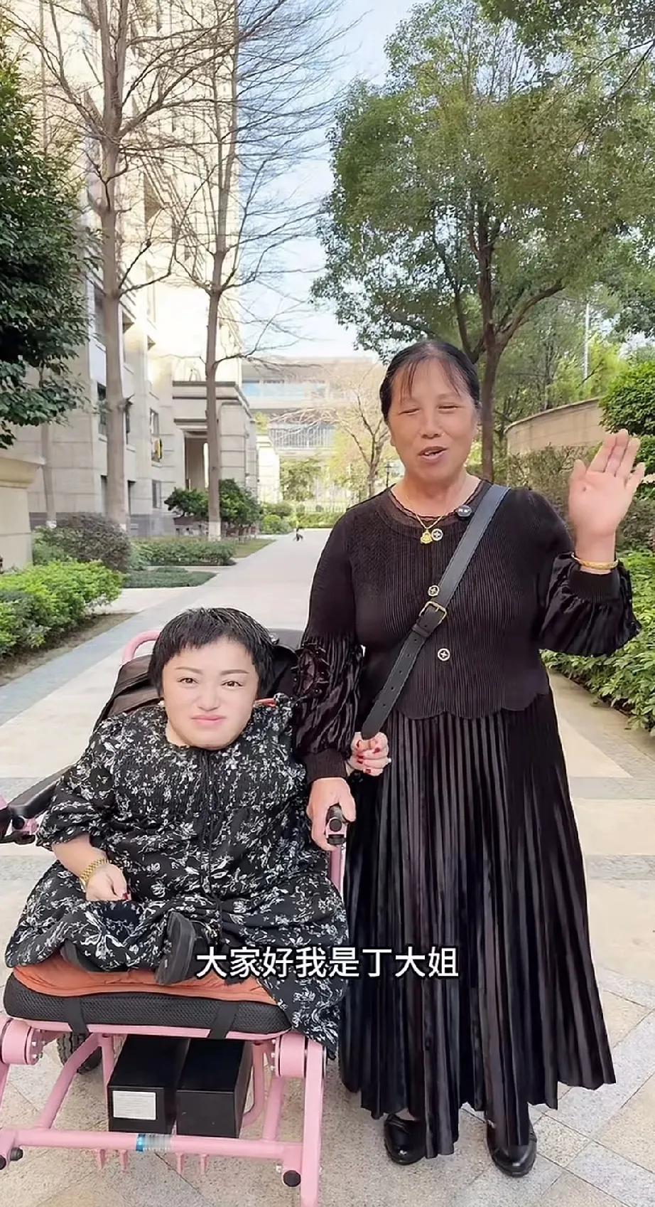 大双的妈妈可了不起，因为有了喜梅这个儿媳妇以后，她从不起眼的一个农村种地老太婆，