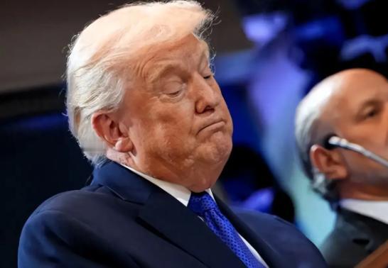 说白了！特朗普2026的反华大招，不是被中国挡住的，是被伊朗拖死的。

他原本的