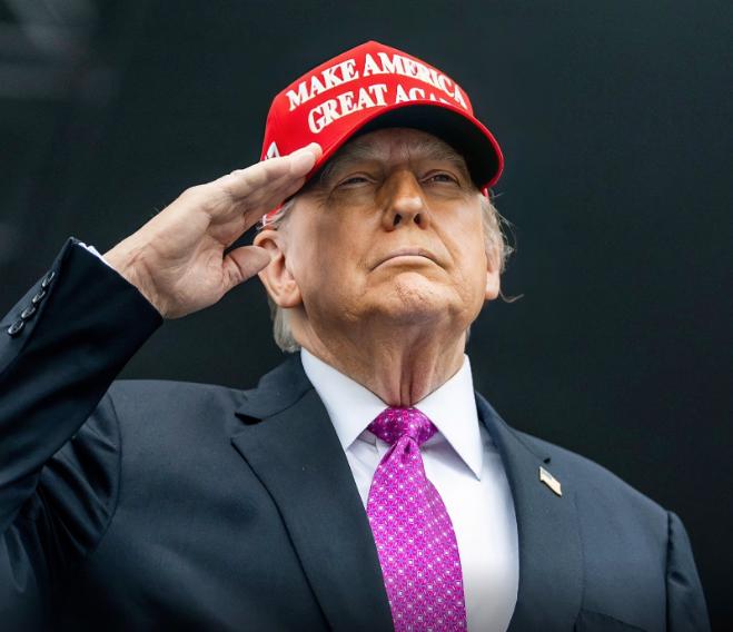 美国改口了

从“买岛”到“备战”，到底图个啥？

1月7日清晨，特朗普在自家社