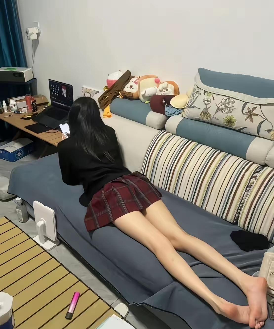 男朋友拍的，这么看着自己也是妥妥的大长腿呀
哈哈，怪不得他那么喜欢