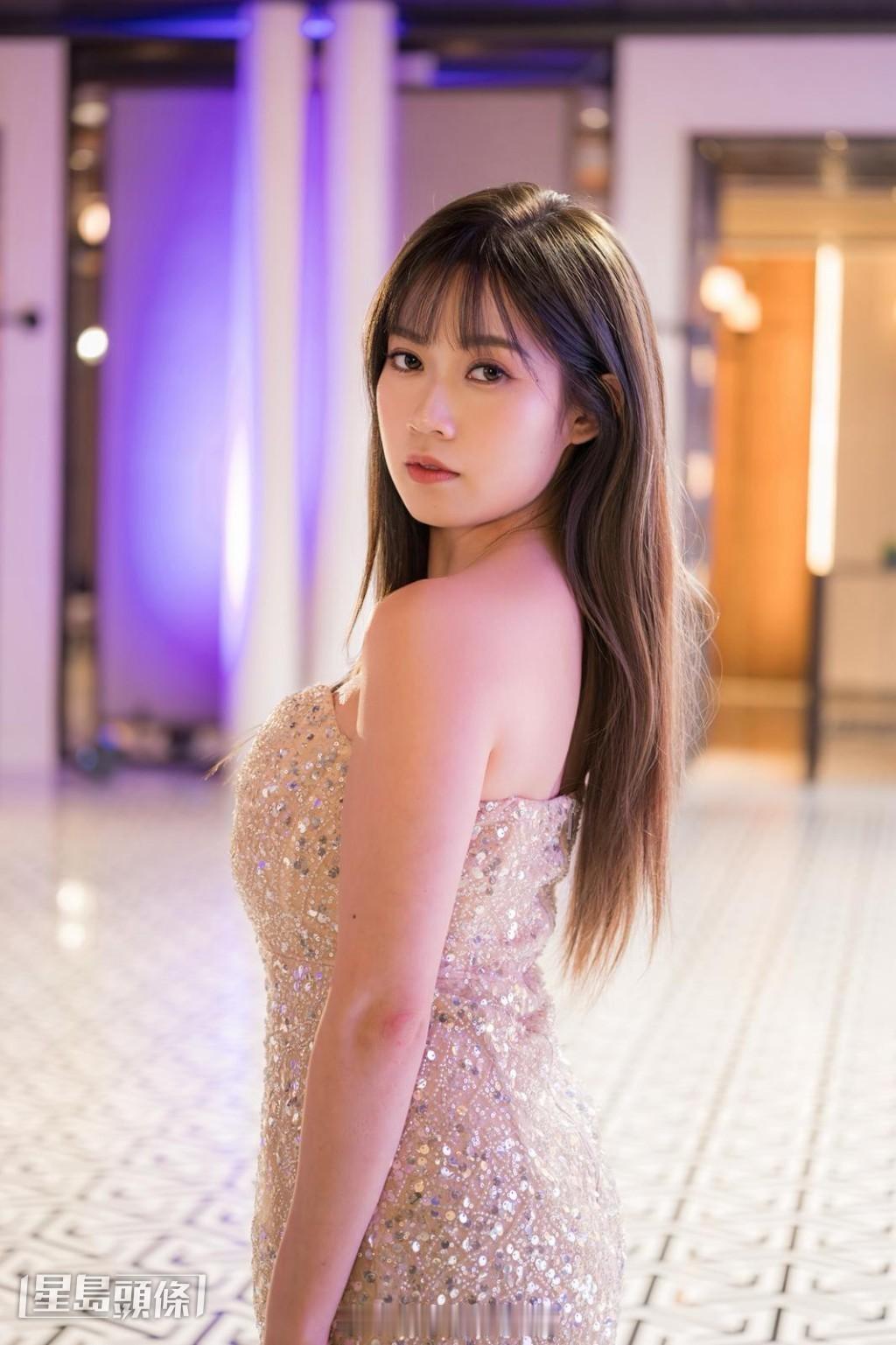 星岛：波波黄婧灵转型想试不同风格 避谈是否“隐藏女神”强调会主动出击 认有倾偈对