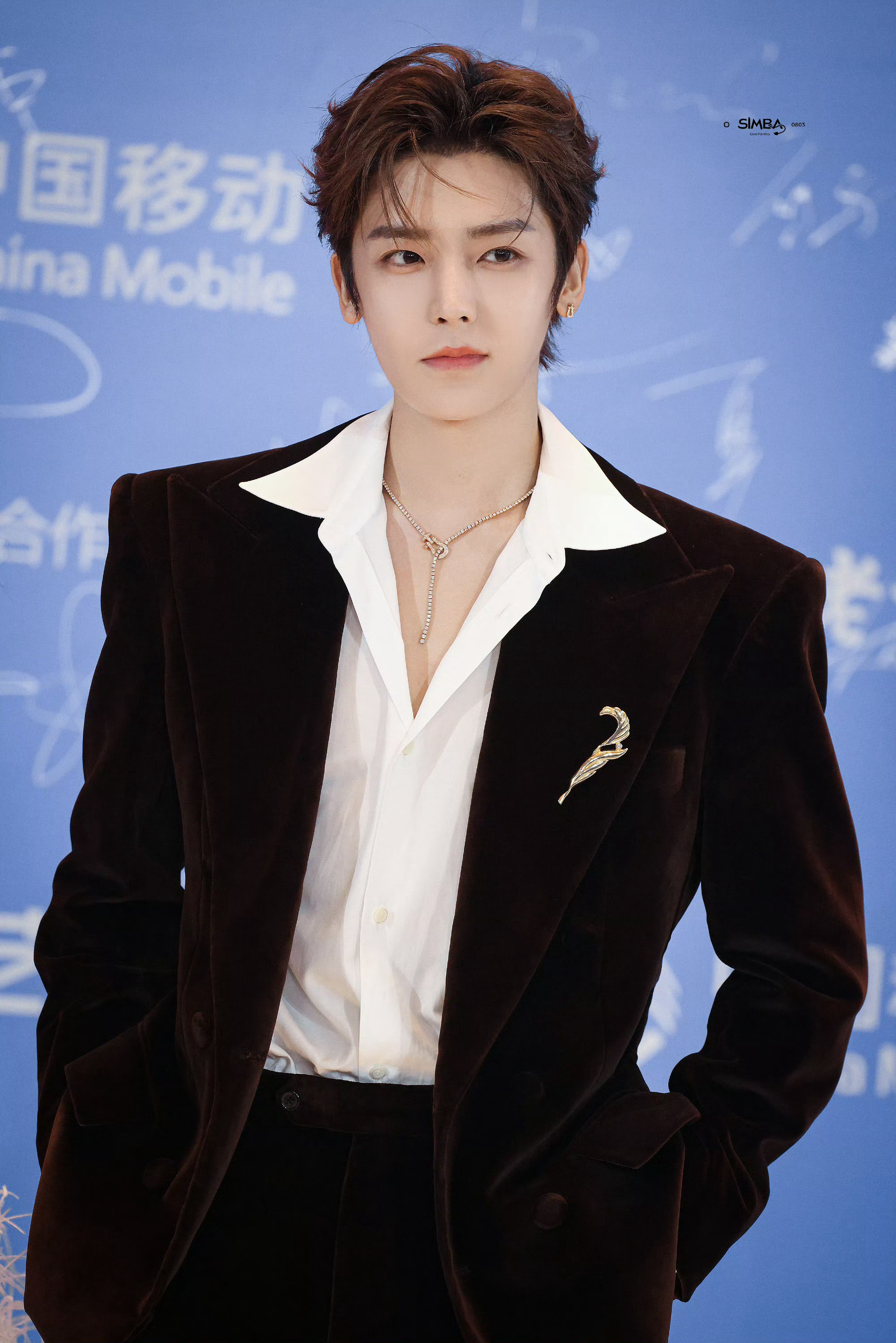 侯明昊西装完全是daddy级别——这话真的说到心坎里！Tatler晚宴上的黑色丝