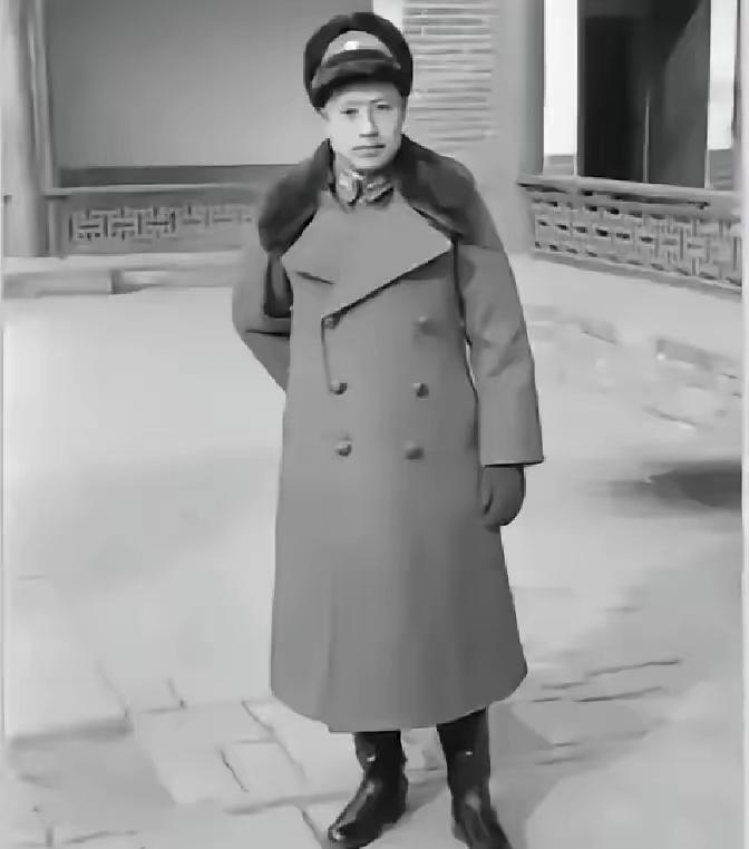 1943年，国军上将于学忠被两万日伪军围住，突围路线全被预判。危急时刻，少将魏凤