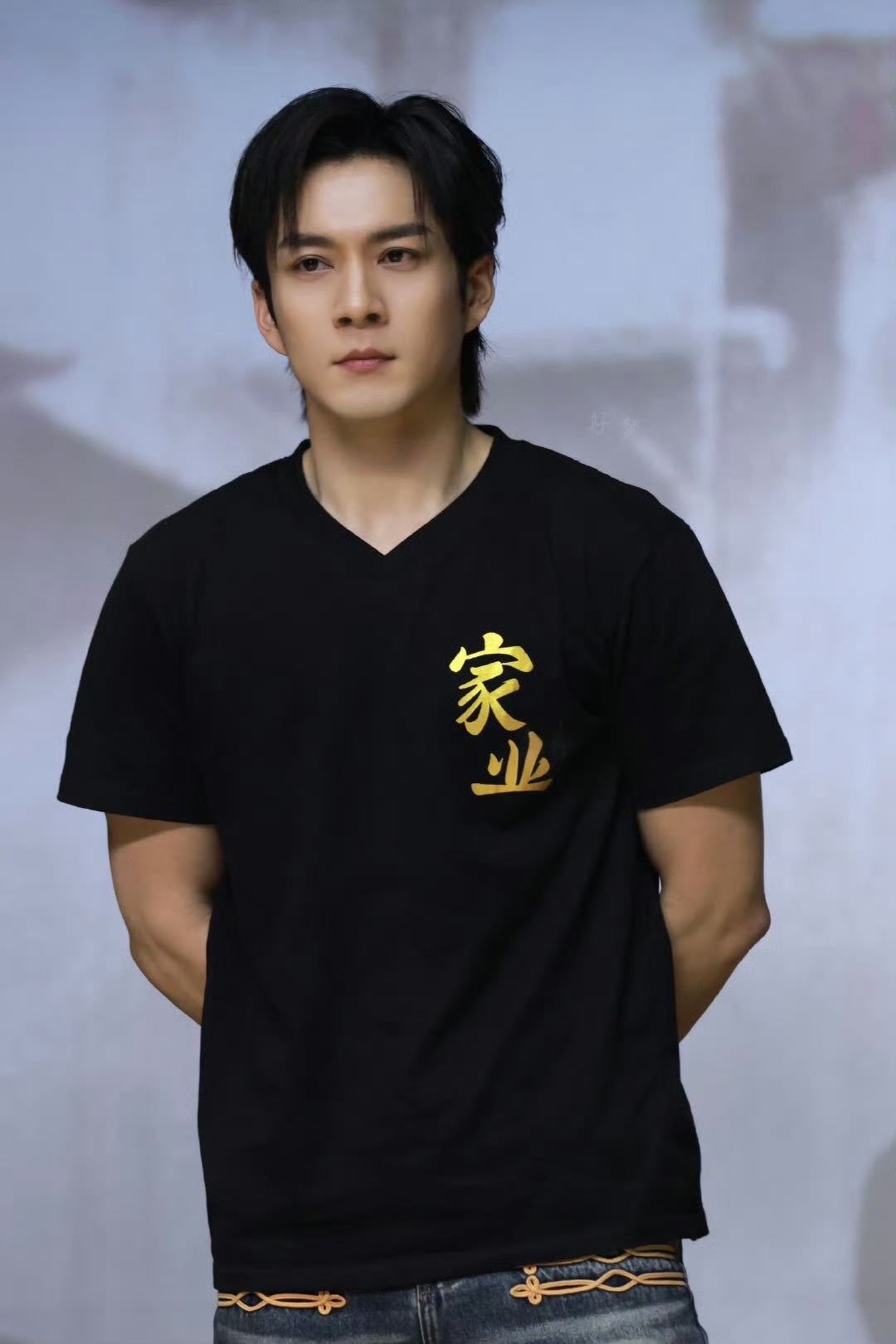 韩东君是我最认可的男主暖心又沉稳的人永远最圈粉，颜值实力双在线谁能不爱！韩东君片