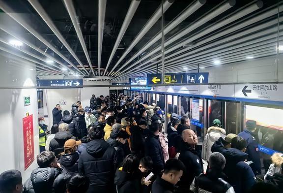 比赛结束后，呼和浩特地铁的作用