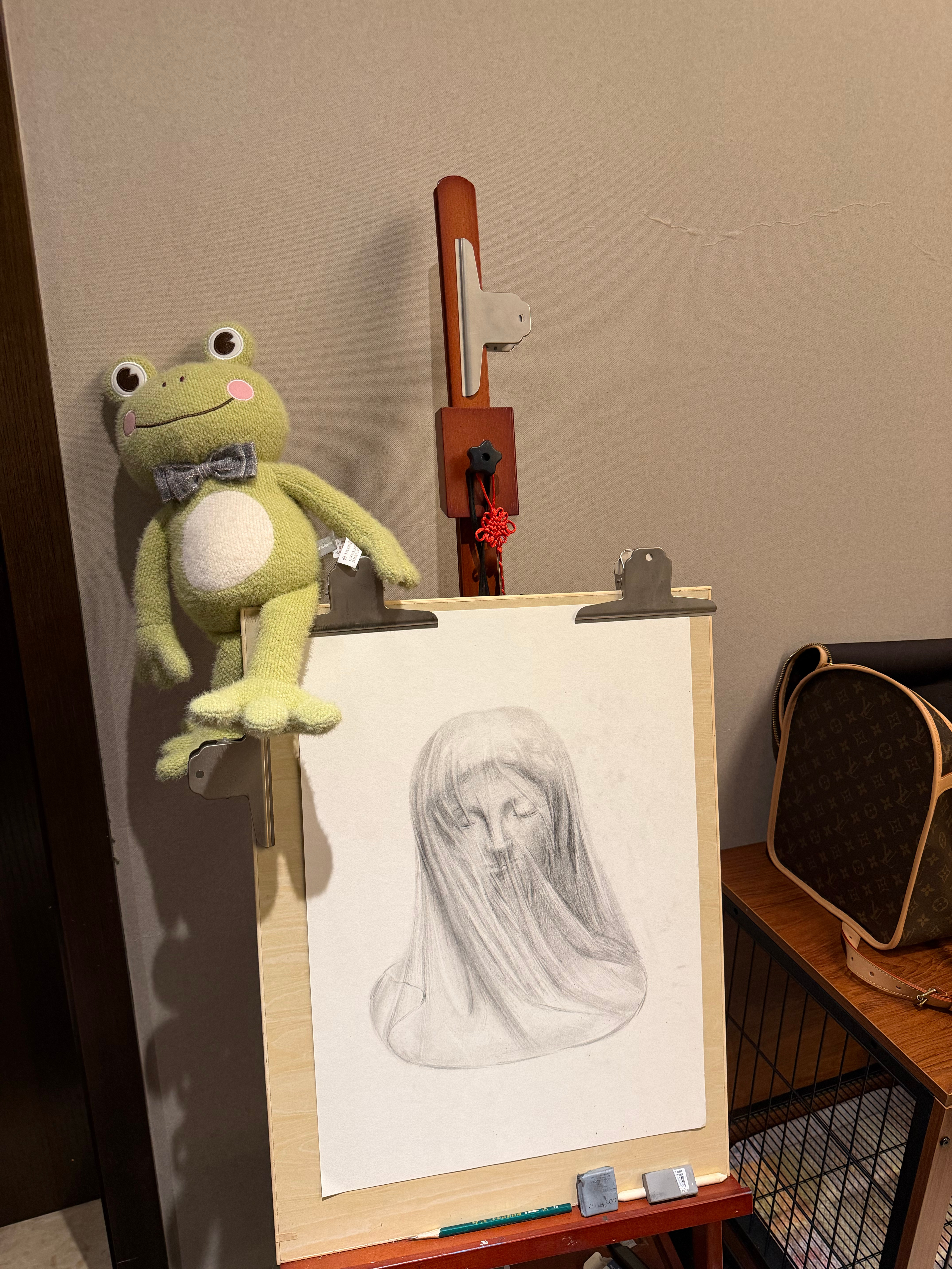 半成品，以前画一幅画总想一口气画完，一画就是几个小时……现在想画就画，想停就停真